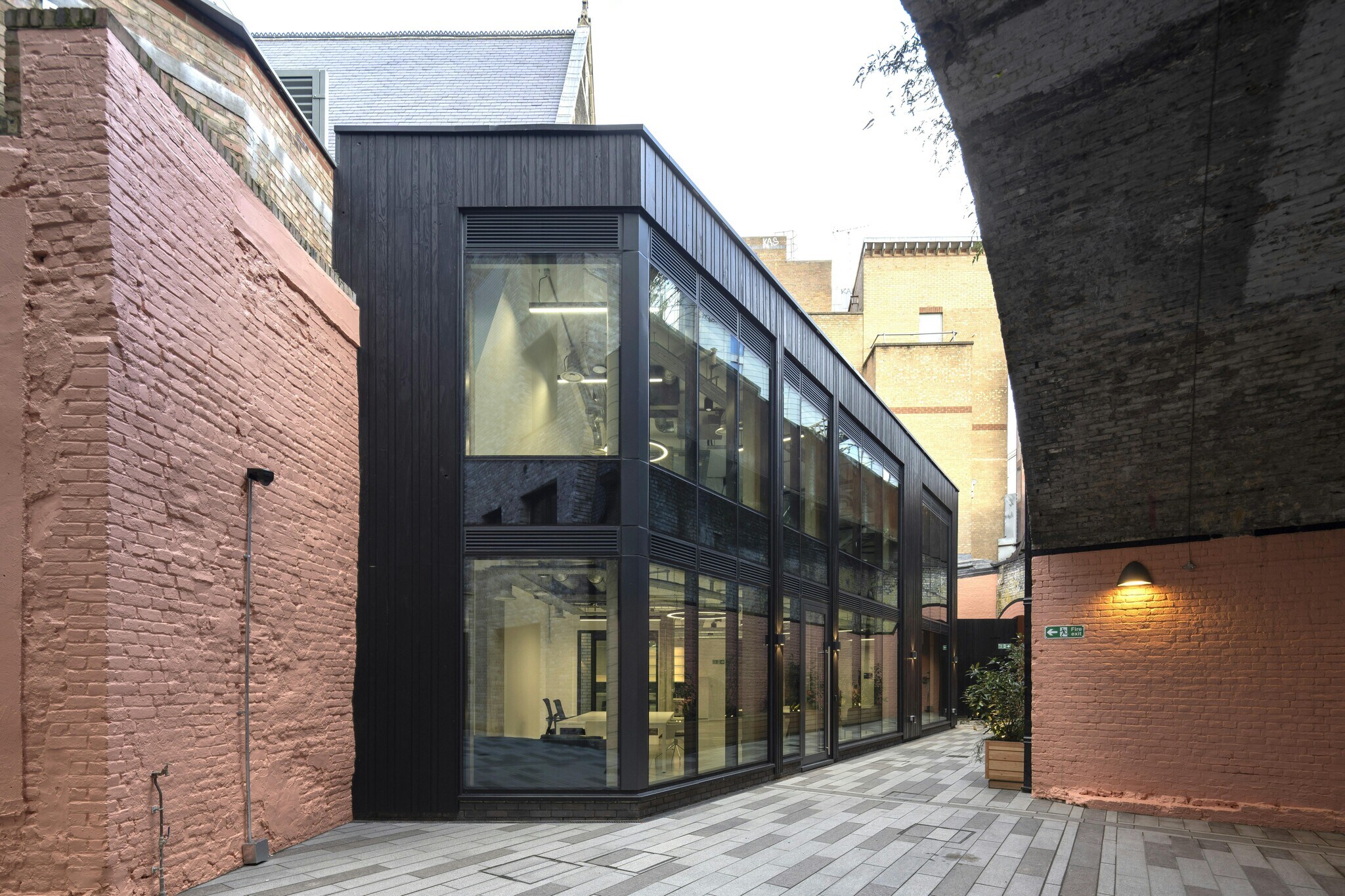 57 Chamber St, Londres à louer Photo de l’immeuble– Image 1 sur 9
