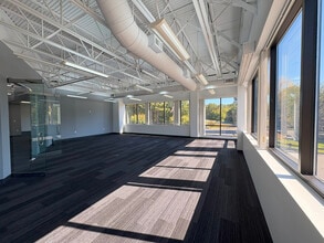 116 Flanders Rd, Westborough, MA à louer Photo intérieure– Image 2 sur 6