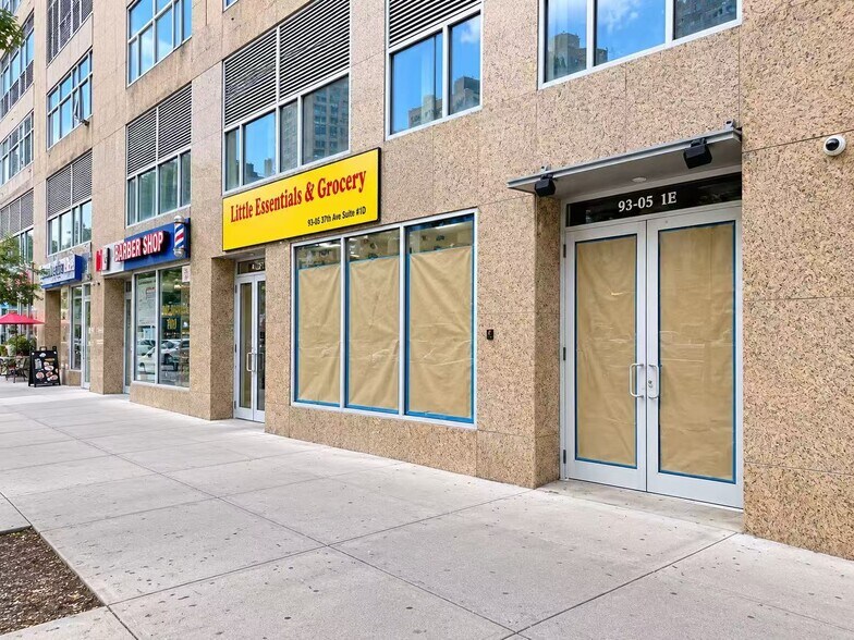 93-05 37th Ave, Jackson Heights, NY à louer - Photo de l’immeuble – Image 2 sur 8