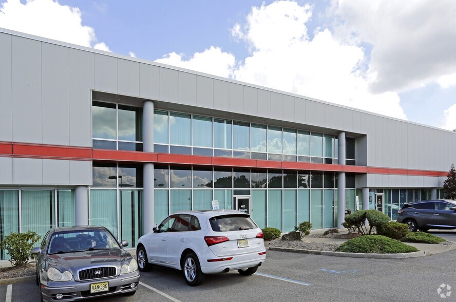 40 Commerce Way, Totowa, NJ à louer - Photo de l’immeuble – Image 2 sur 2