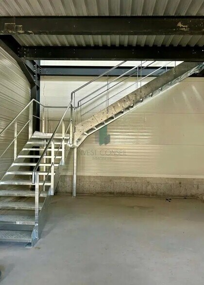 Local d’activités dans Épinay-sur-Seine à louer - Photo de l’immeuble – Image 3 sur 9