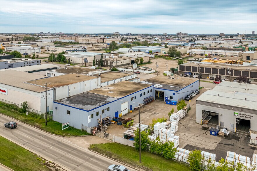 5703 92nd St NW, Edmonton, AB à vendre - Aérien – Image 2 sur 3