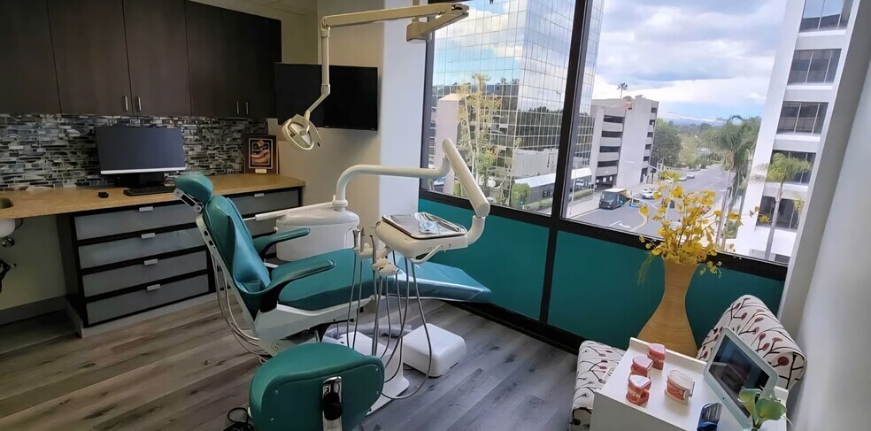 16260 Ventura Blvd, Encino, CA à louer - Photo intérieure – Image 3 sur 6
