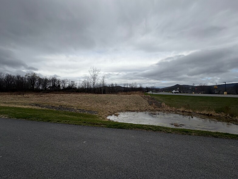 L6.111 NYS RTE 74, Ticonderoga, NY à vendre - Photo de l’immeuble – Image 2 sur 5