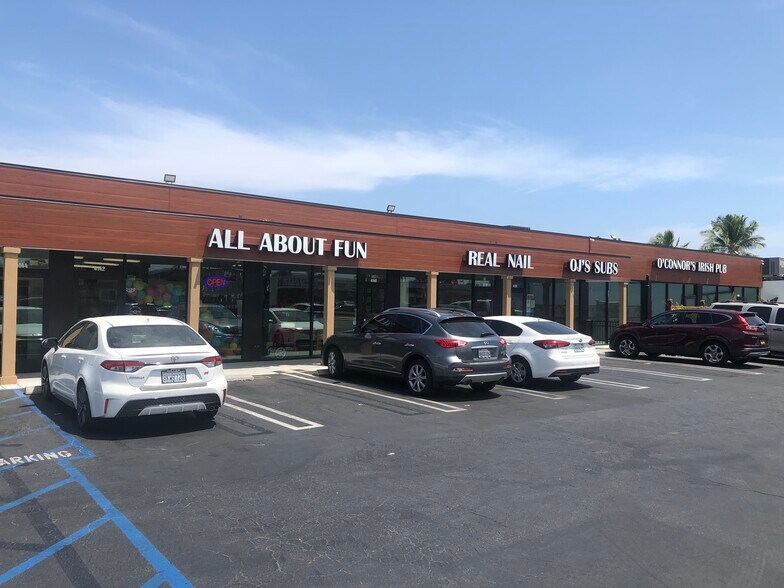 4130-4146 Paramount Blvd, Lakewood, CA à louer - Photo de l’immeuble – Image 1 sur 17