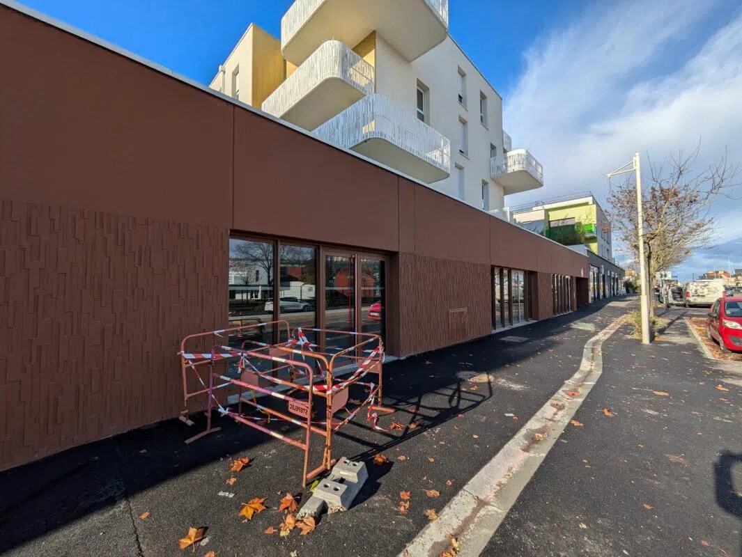 Local commercial dans Caen à vendre Photo de l’immeuble– Image 1 sur 7