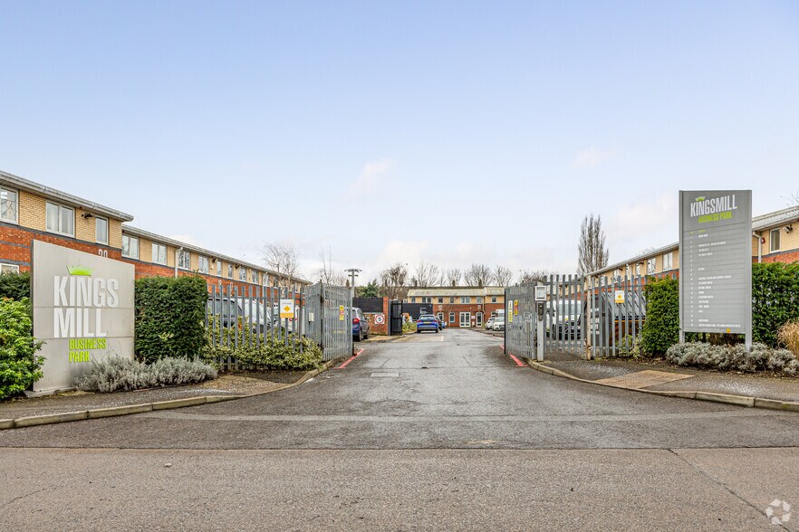 Chapel Mill Rd, Kingston Upon Thames à louer - Photo de l’immeuble – Image 3 sur 3