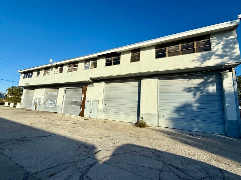 5671 McIntosh Rd, Sarasota, FL à vendre - Photo de l’immeuble – Image 3 sur 6