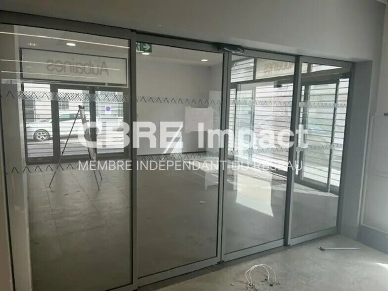 Local commercial dans Reims à louer - Hall d’entrée – Image 3 sur 9