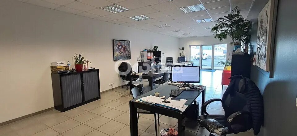 Local commercial dans Lons à louer - Photo intérieure – Image 2 sur 6