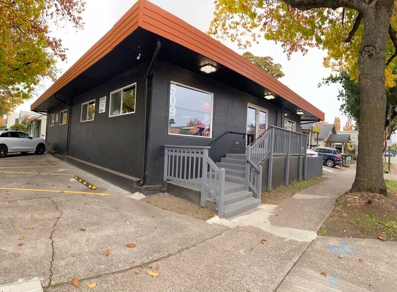 509 E 13th Ave, Eugene, OR à vendre - Photo principale – Image 1 sur 29