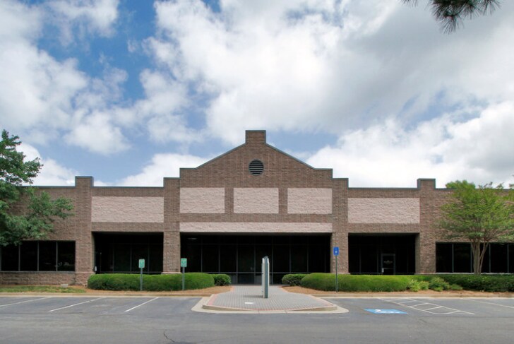 1335 Northmeadow Pky, Roswell, GA à louer - Photo principale – Image 1 sur 4
