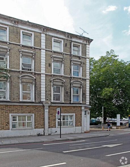 119-121 Warwick Rd, Londres à vendre - Photo de l’immeuble – Image 2 sur 4