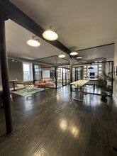 802 E Main St, Louisville, KY à louer Photo intérieure– Image 2 sur 8