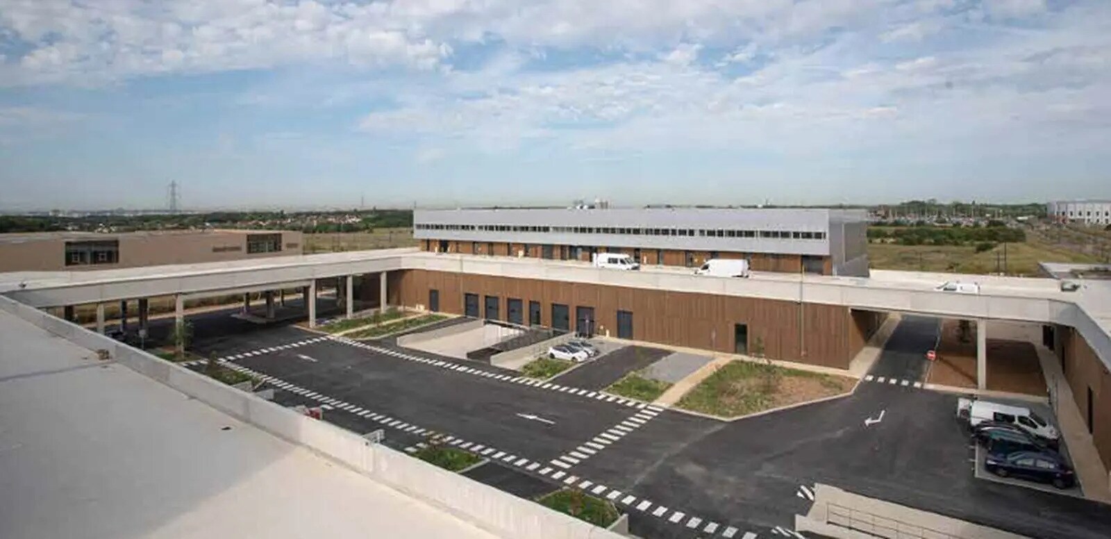 Local d’activités dans Tremblay-en-France à louer Photo de l’immeuble– Image 1 sur 12