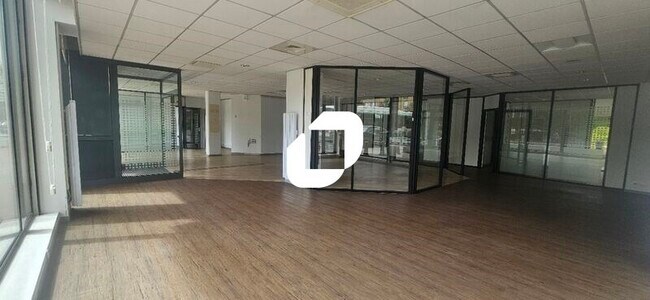 Plus de détails pour Local commercial à vendre