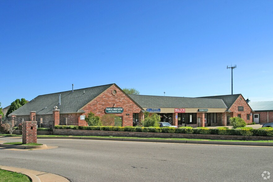 3201 E Memorial, Edmond, OK à louer - Photo de l’immeuble – Image 1 sur 10