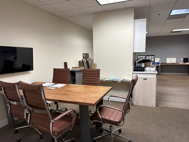 2458 Alton Pky, Irvine, CA à louer - Photo intérieure – Image 2 sur 13