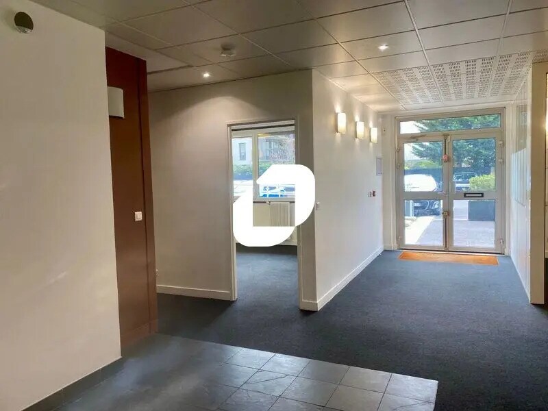 Bureau dans Rueil-Malmaison à vendre Photo de l’immeuble– Image 1 sur 12