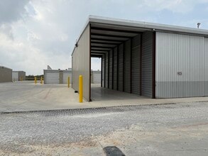 2090 N Interstate 35, New Braunfels, TX à louer Photo intérieure– Image 1 sur 3