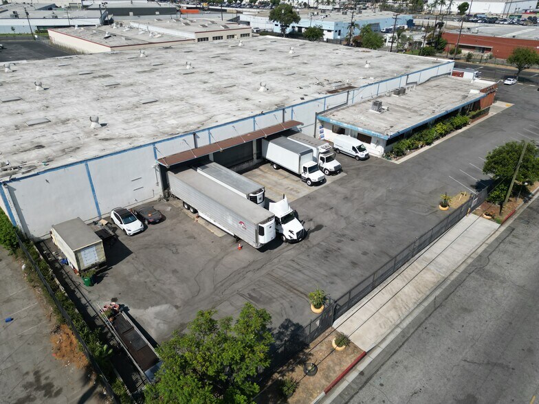 6408-6414 Gayhart St, Commerce, CA à vendre - Photo de l’immeuble – Image 2 sur 4