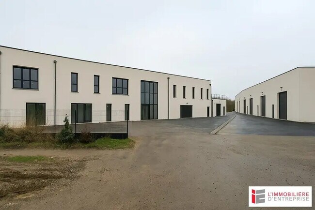 Plus de détails pour Bureau, Industriel/Logistique à louer
