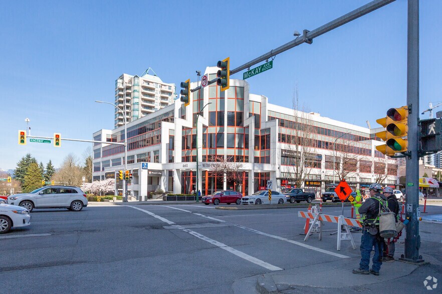 4603 Kingsway, Burnaby, BC à louer - Photo de l’immeuble – Image 2 sur 7