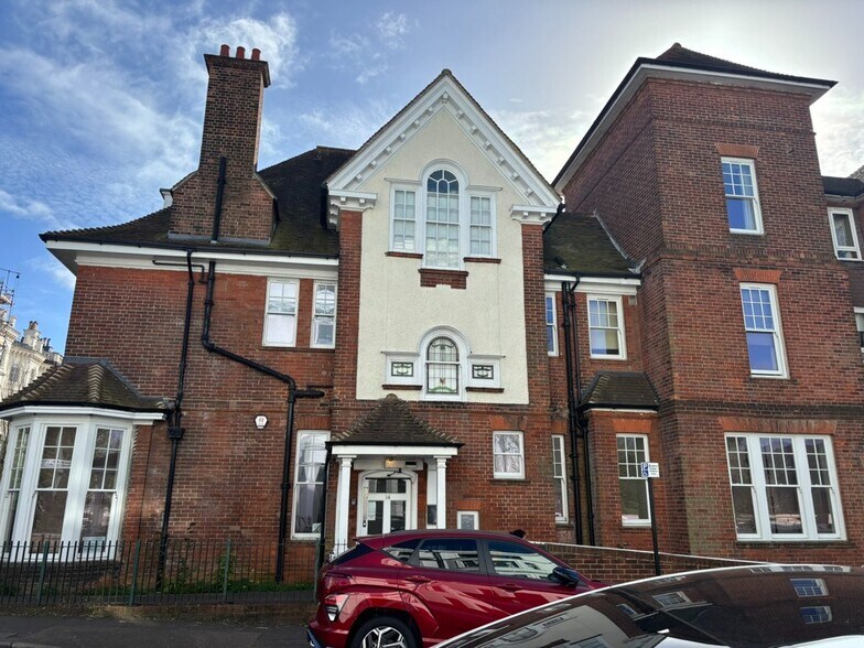 14 Windlesham Av, Brighton à louer - Photo de l’immeuble – Image 2 sur 13