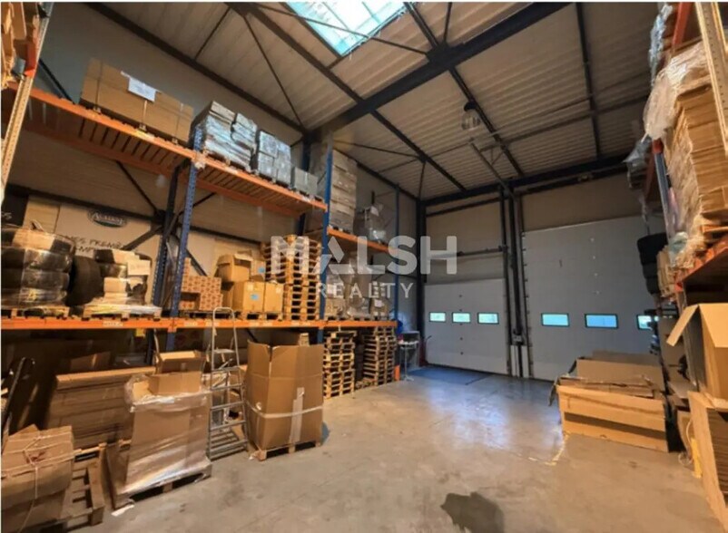 Local d’activités dans FLEURIEUX-SUR-L'ARBRESLE à louer - Photo de l’immeuble – Image 3 sur 10