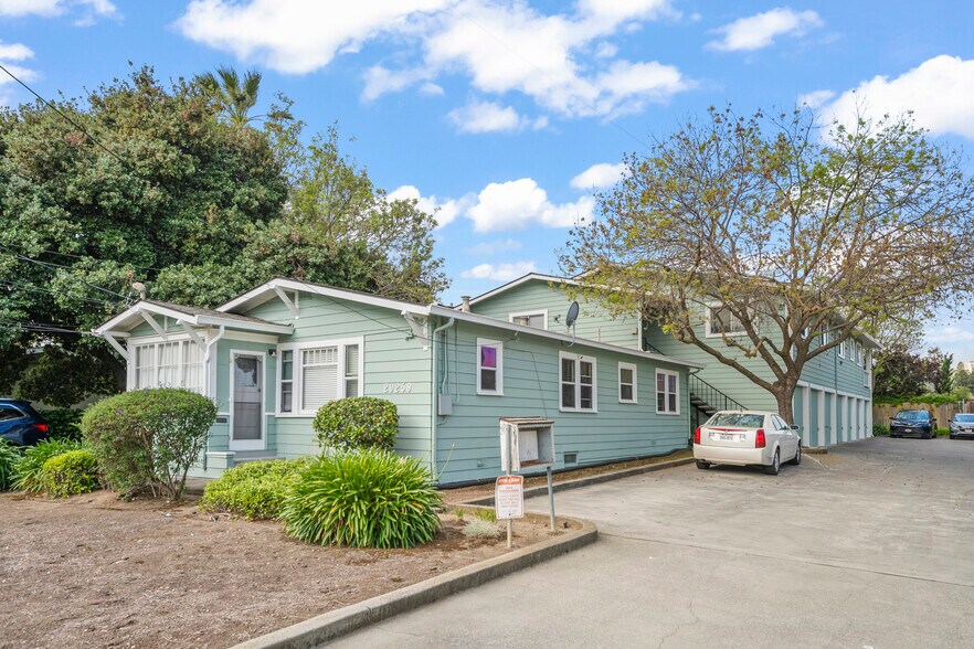 20259 Anita Ave, Castro Valley, CA à vendre - Photo de l’immeuble – Image 1 sur 19