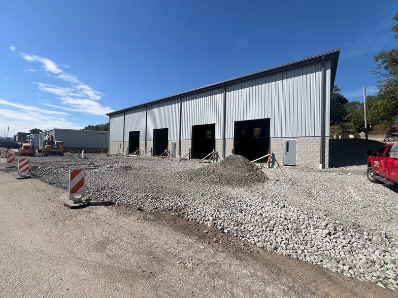 296 State St, Clairton, PA à louer - Photo de l’immeuble – Image 3 sur 20