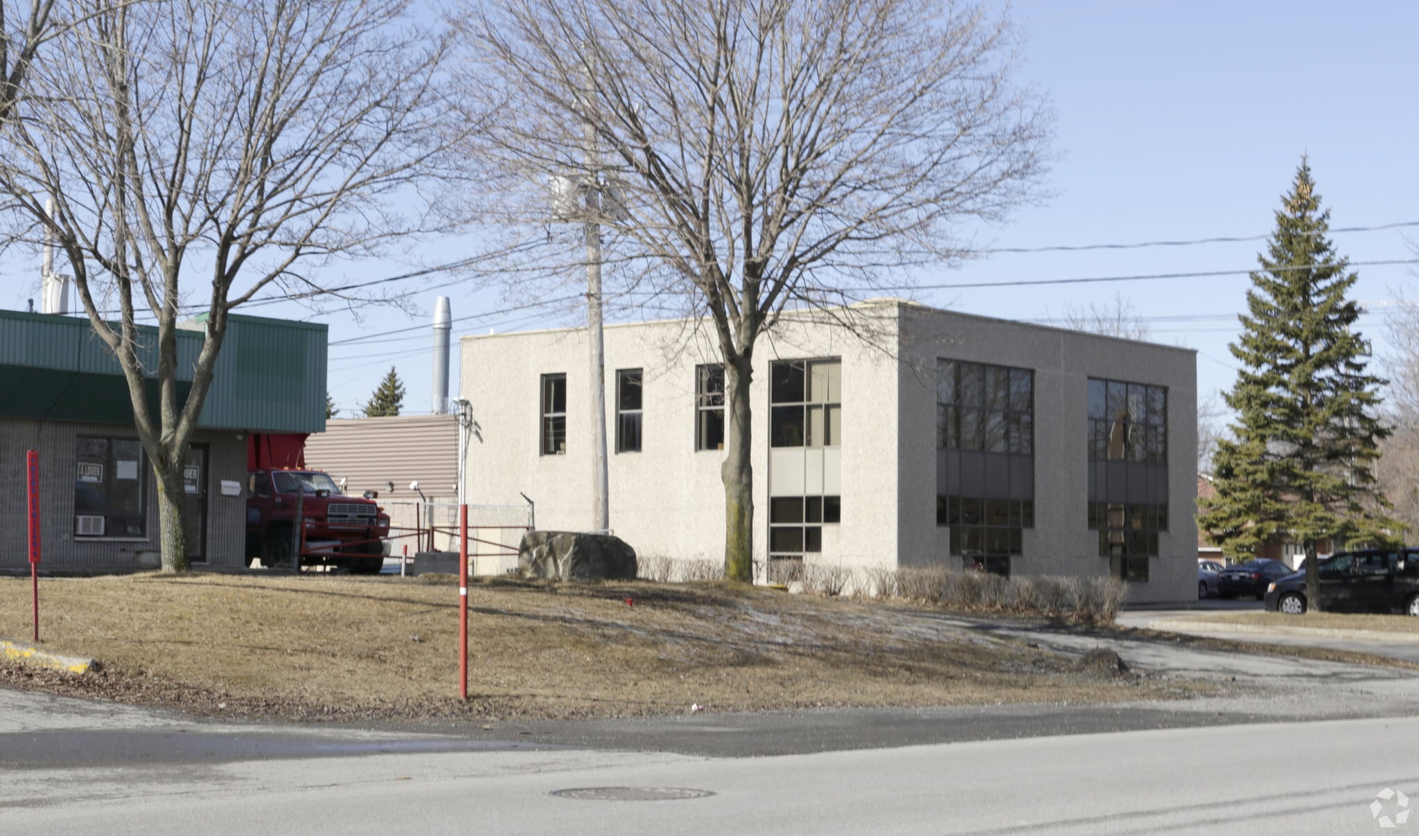 330 Boul Pierre-Boursier, Châteauguay, QC à louer Photo principale– Image 1 sur 3