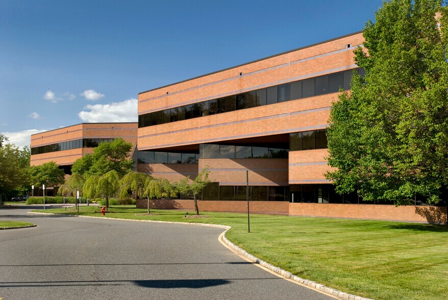 90 E Halsey Rd, Parsippany, NJ à louer - Photo de l’immeuble – Image 1 sur 8