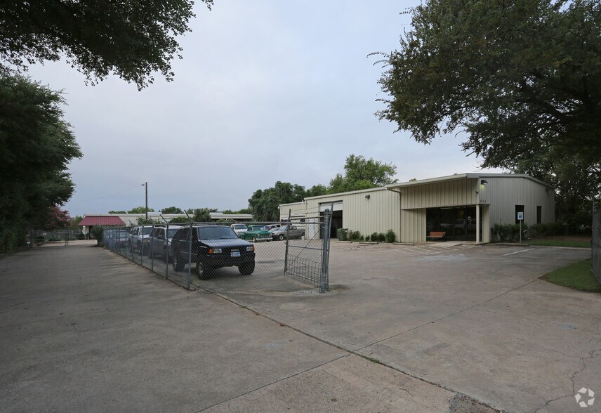 820 Turner Way, Mansfield, TX à louer - Photo de l’immeuble – Image 3 sur 17