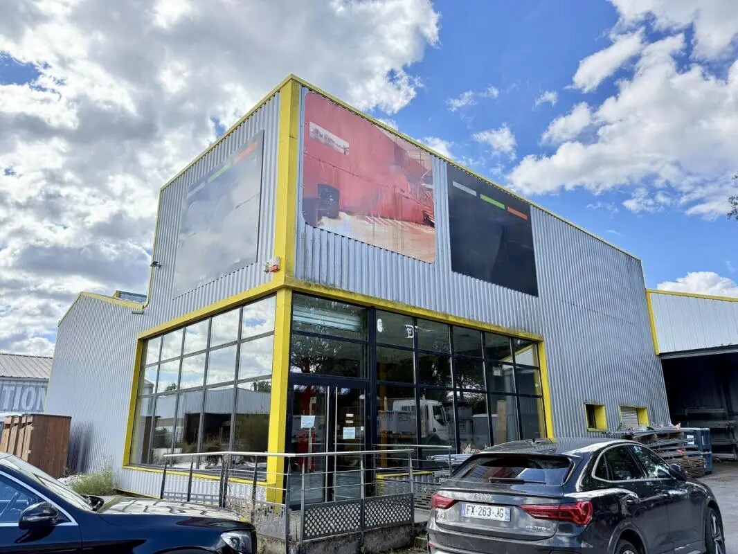 Local commercial dans Theix-Noyalo à louer Photo de l’immeuble– Image 1 sur 5