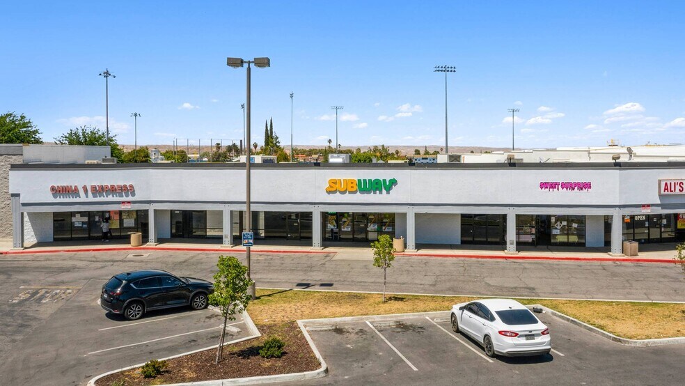 1048-1072 Kern St, Taft, CA à vendre - Photo de l’immeuble – Image 3 sur 9