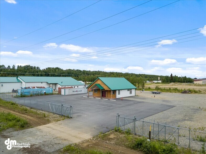 740 Sylvan Rd, Wasilla, AK à vendre - Photo de l’immeuble – Image 2 sur 15