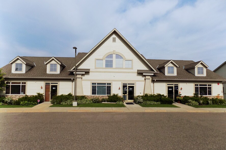 8X7 Meander Ct, Medina, MN à vendre - Photo de l’immeuble – Image 2 sur 5