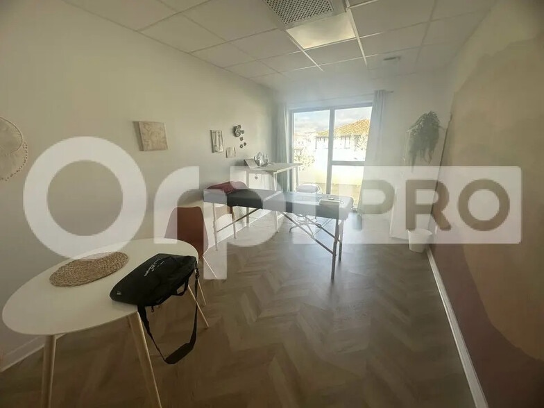 Bureau dans Angresse à louer - Photo de l’immeuble – Image 1 sur 3