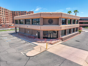 4167 N Scottsdale Rd, Scottsdale, AZ à louer Photo de l’immeuble– Image 1 sur 5