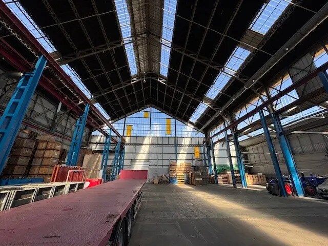 Industriel/Logistique dans Saint-Chamond à louer - Photo de l’immeuble – Image 3 sur 6