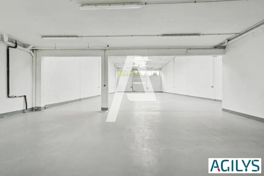Local d’activités dans Bonneuil-sur-Marne à louer - Photo de l’immeuble – Image 3 sur 6