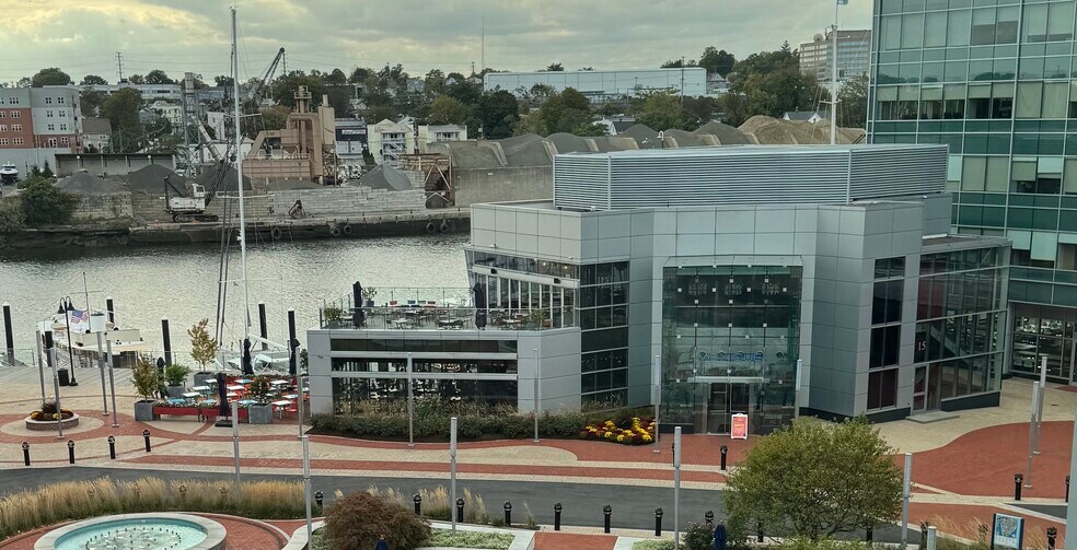 15 Harbor Point Rd, Stamford, CT à louer - Photo de l’immeuble – Image 2 sur 18