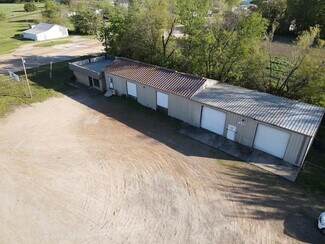 Plus de détails pour 2190 S Church St, Paris, TX - Industriel/Logistique à vendre