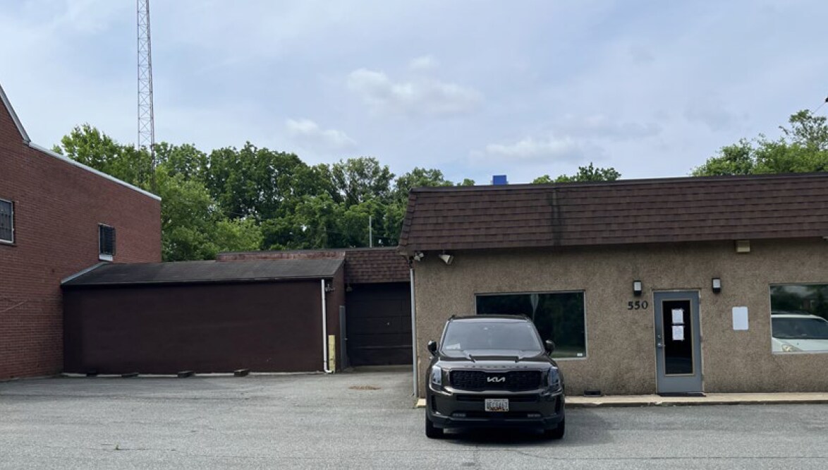 540 Forest Glen rd, Silver Spring, MD à louer Photo principale– Image 1 sur 2