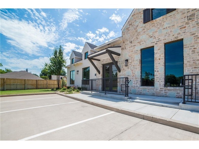 1524-1532 W Edmond Rd, Edmond, OK à louer - Photo de l’immeuble – Image 2 sur 12