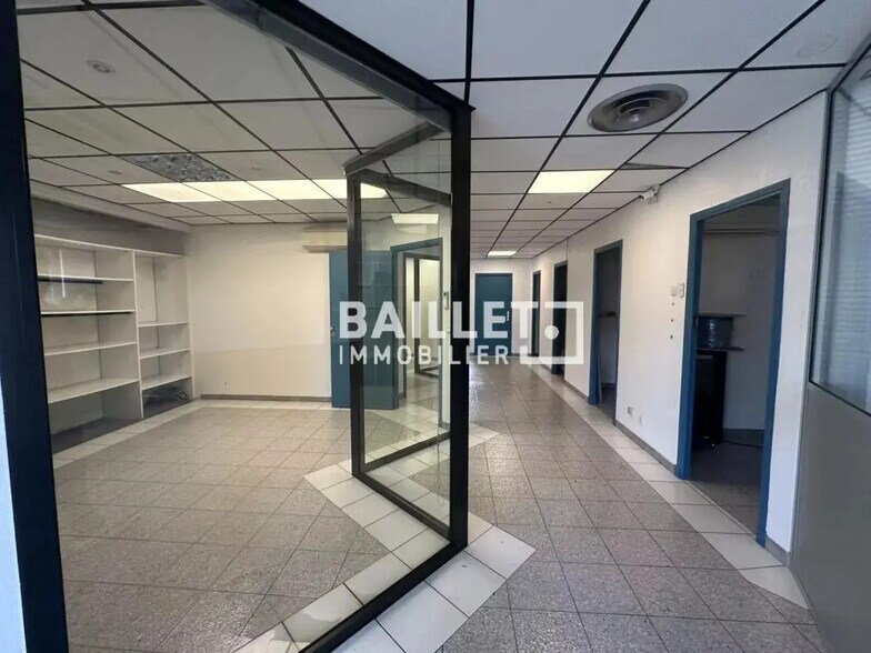 Bureau dans Mouans-Sartoux à louer - Photo de l’immeuble – Image 2 sur 10