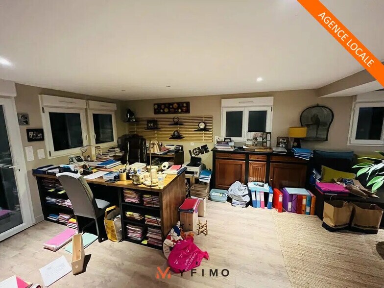 Bureau dans Triel-sur-Seine à louer - Photo de l’immeuble – Image 1 sur 5