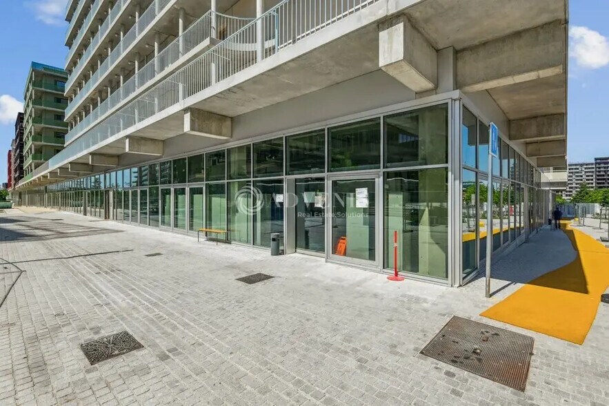 54 Quai De Seine, Saint-Ouen-sur-Seine à louer - Photo de l’immeuble – Image 2 sur 5