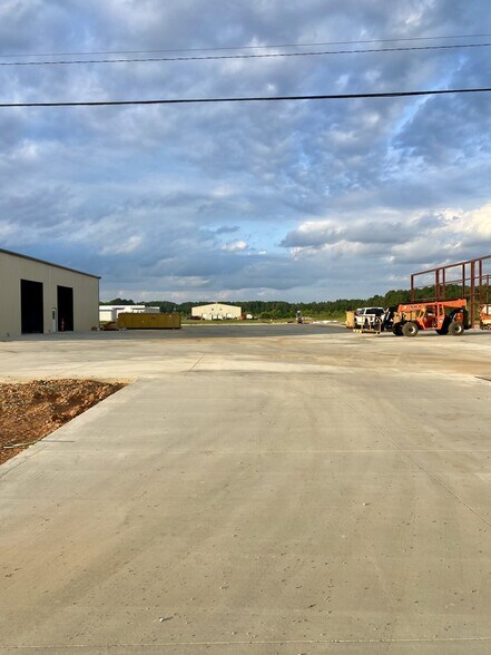 107 Aerosmith Dr, Richland, MS à louer - Photo de l’immeuble – Image 3 sur 5